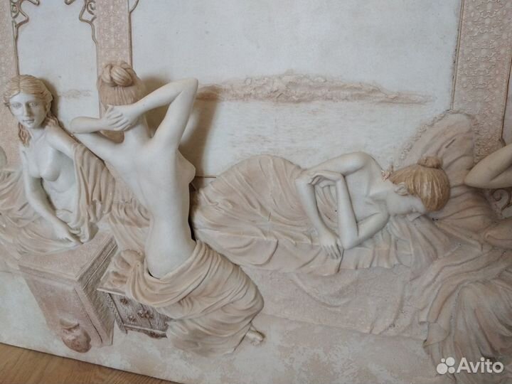 Барельеф Гарем