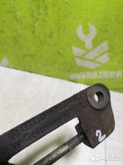 Кронштейн генератора Ауди 80 90 Б3