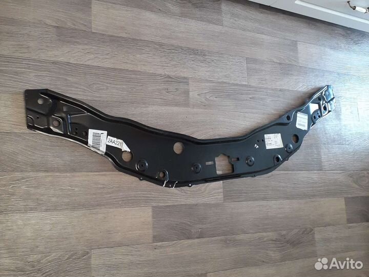 Суппорт радиатора Renault Duster 1