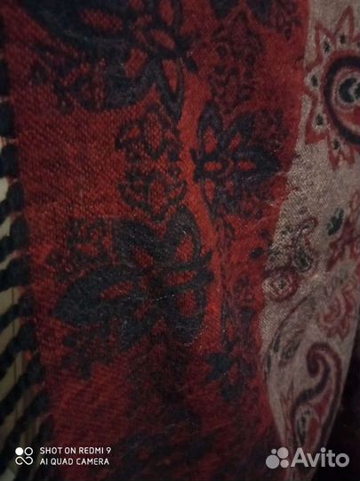 Палантин новый при желании можно сделать пончо или