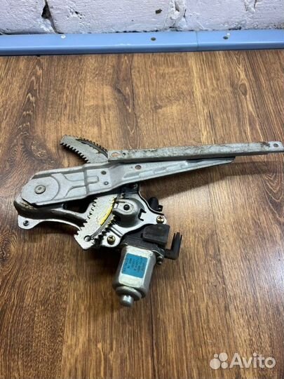 Стеклоподъемный механизм задний правый Nissan