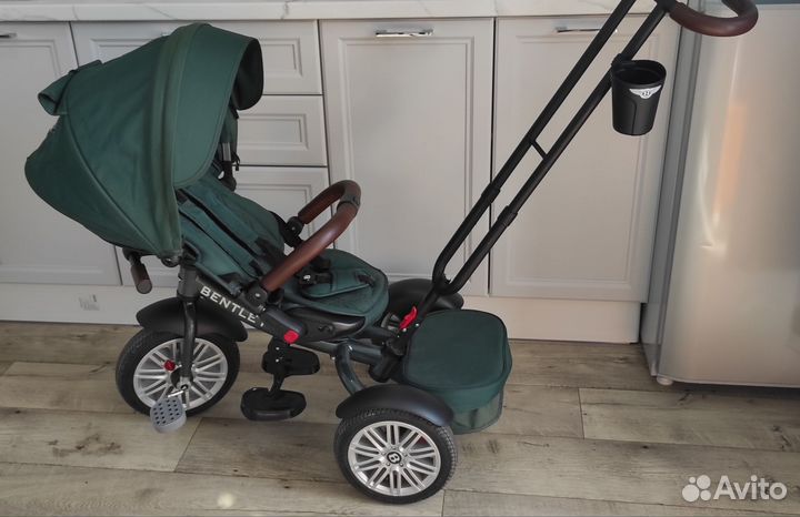 Детский трёхколёсный велосипед Bentley с ручкой