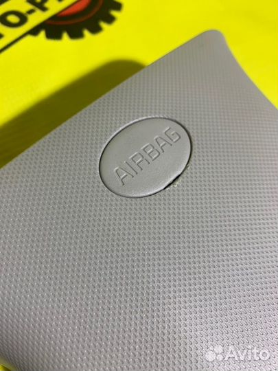 Обшивка стойки правая Kia Sportage QL 2.0 2017