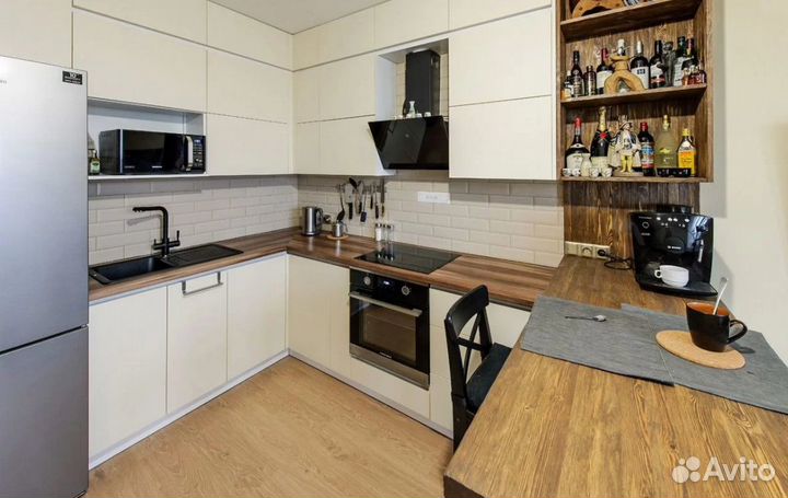 Кухонный гарнитур прямой с островом угловой