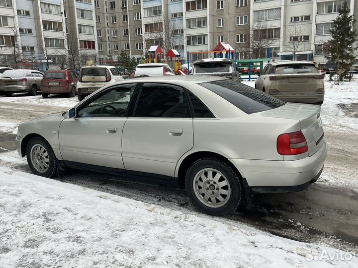 Audi A4 1.8 МТ, 1999, 269 250 км