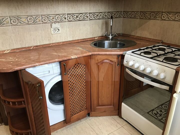 2-к. квартира, 45 м², 4/4 эт.