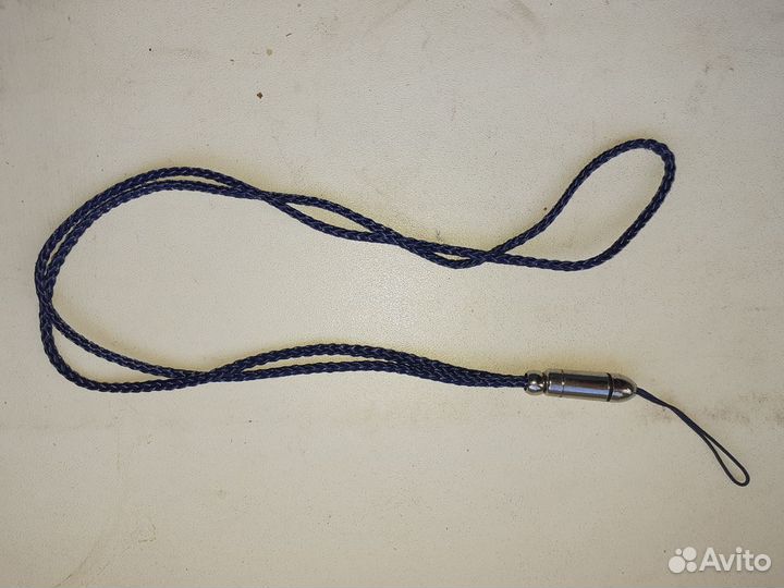 Шнурок для бейджа
