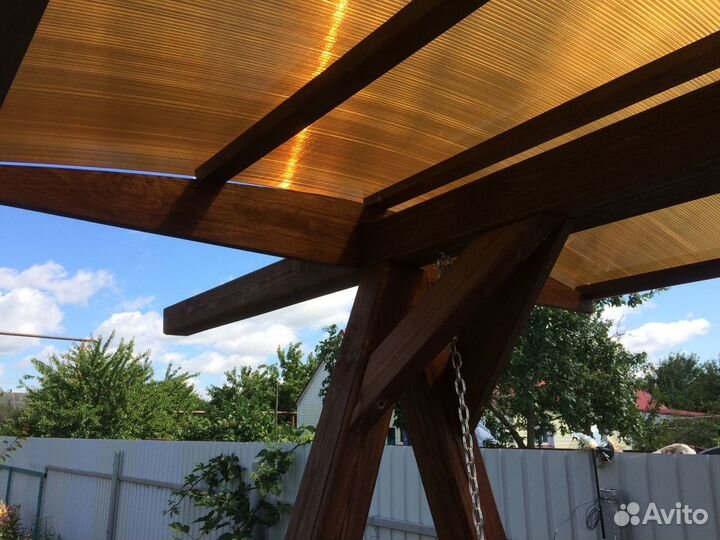 Садовые качели из дерева