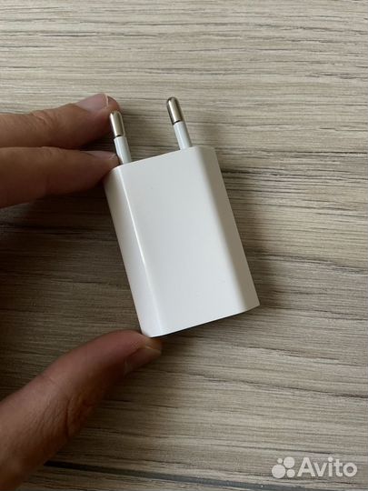 Зарядный блок на iPhone