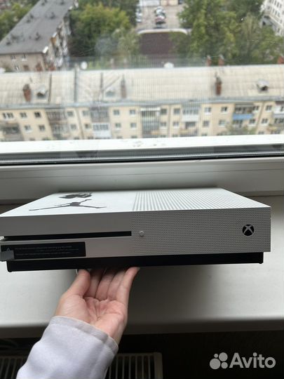 Игровая приставка xbox one s 512гб