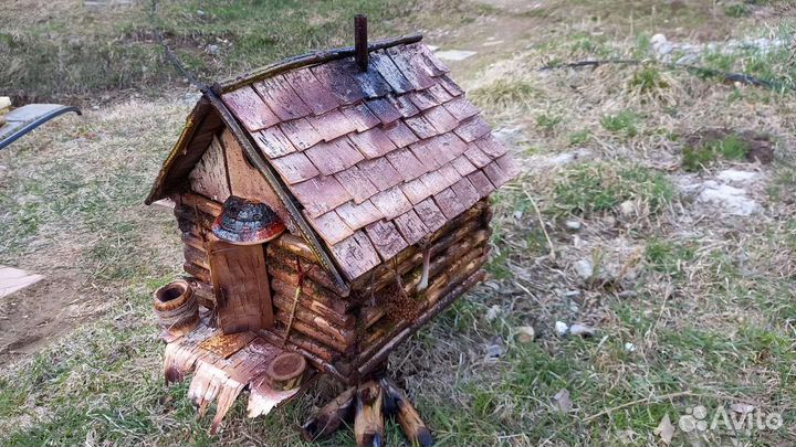 Избушка на ножках, декор для сада