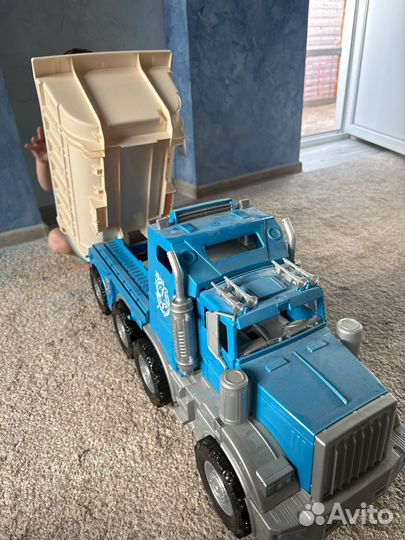 Машинка грузовая