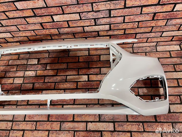 Бампер передний на Hyundai Solaris 2017-2020 белый