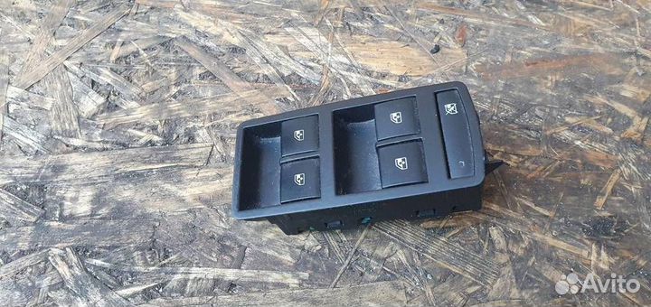 Блок управления стеклоподъемниками Opel Insignia