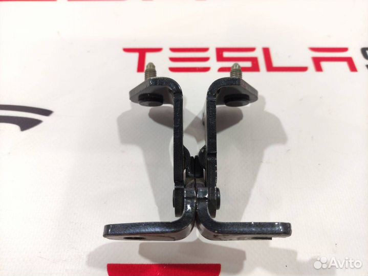 Петля двери верхняя задняя Tesla Model 3 2019