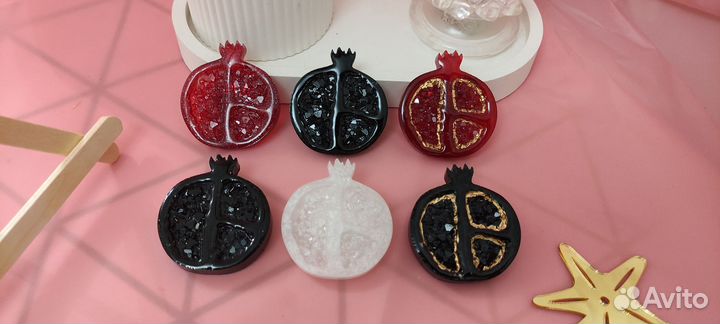 Брошь гранат