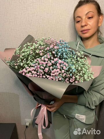 Букет цветов из радужной гипсофилы