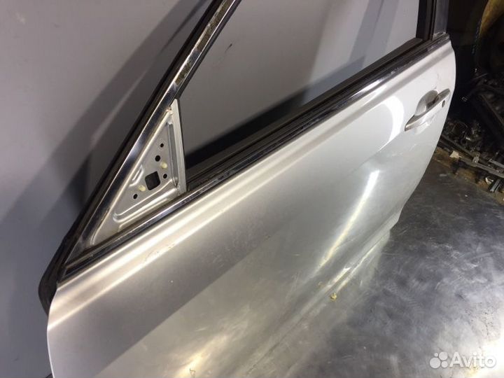 Дверь передняя левая Toyota Camry 40