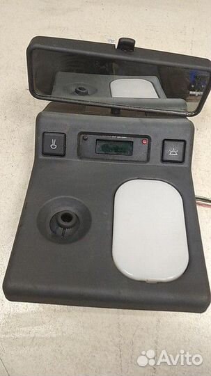 Плафон внутреннего освещения с часами и зеркалом