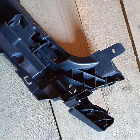 Кронштейн переднего бампера Ford Focus 2 рестайл