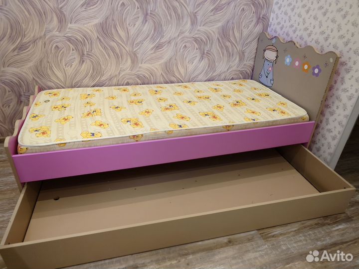 Спальный гарнитур