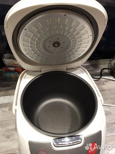 Мультиварка Leran UNM-512