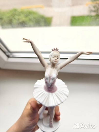 Фарфоровые статуэтки pavone