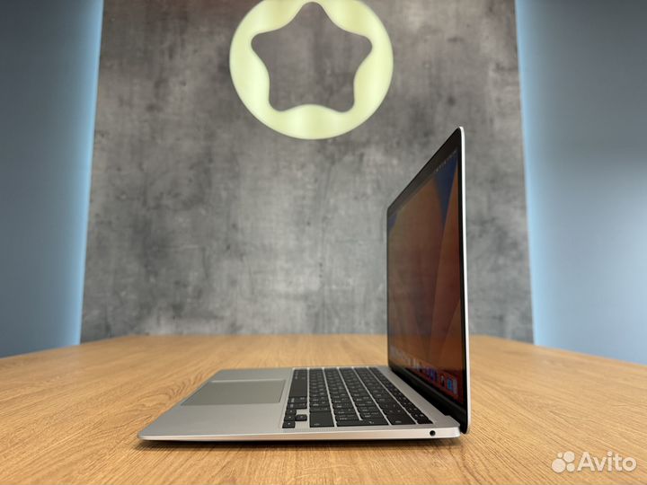 MacBook Air M1 8 256 silver новый