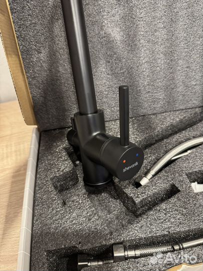 Смеситель с подключением к фильтру черный