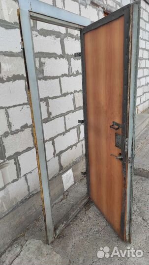 Входная стальная дверь