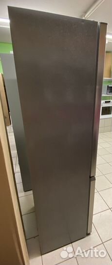 Холодильник с морозильником dexp B220AMA