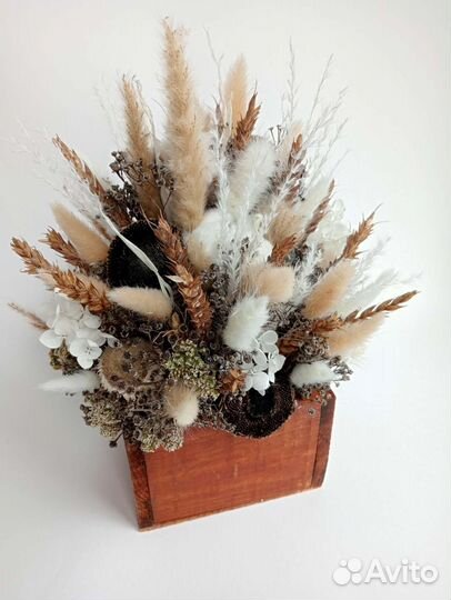 Композиция из сухоцветов