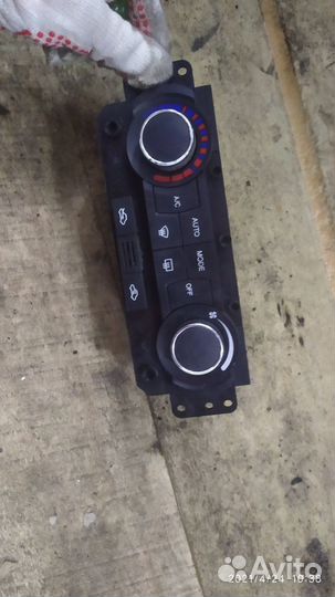 Блок управления кондиционером Шевроле Эпика