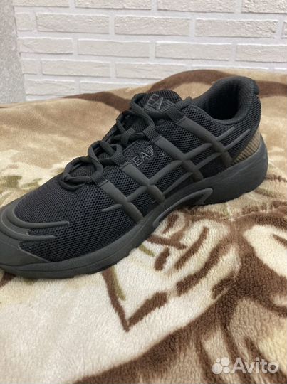 Кроссовки новые