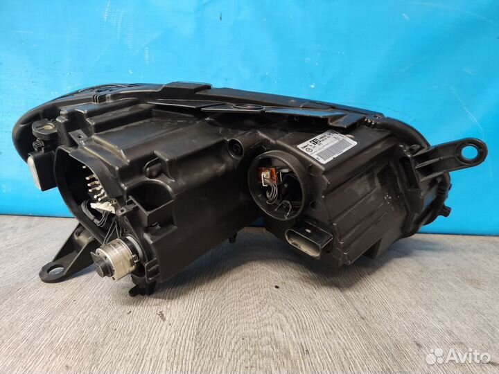 Фара левая Volkswagen Passat B7 2010-2015