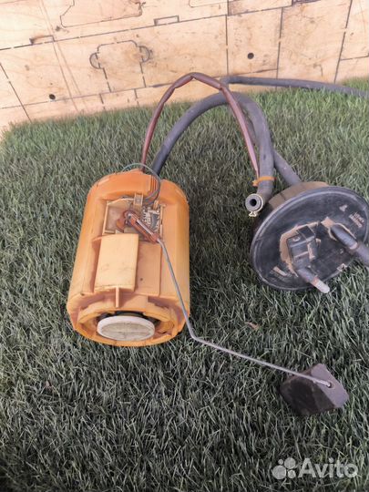 Насос топливный Volkswagen Passat B3