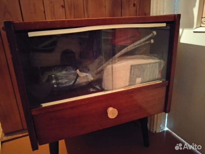 Тумба под телевизор или прикроватная