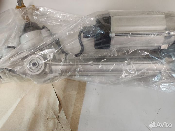 Рулевая рейка в сборе новая 13394513