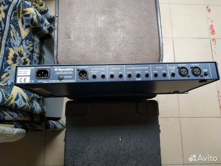 Вокальный процессор Symetrix 528E
