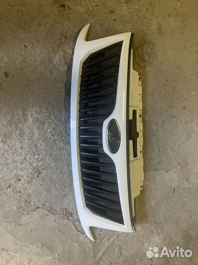 Решетка радиатора Гранта