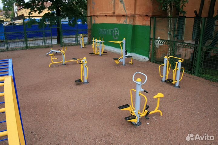 Уличный тренажер
