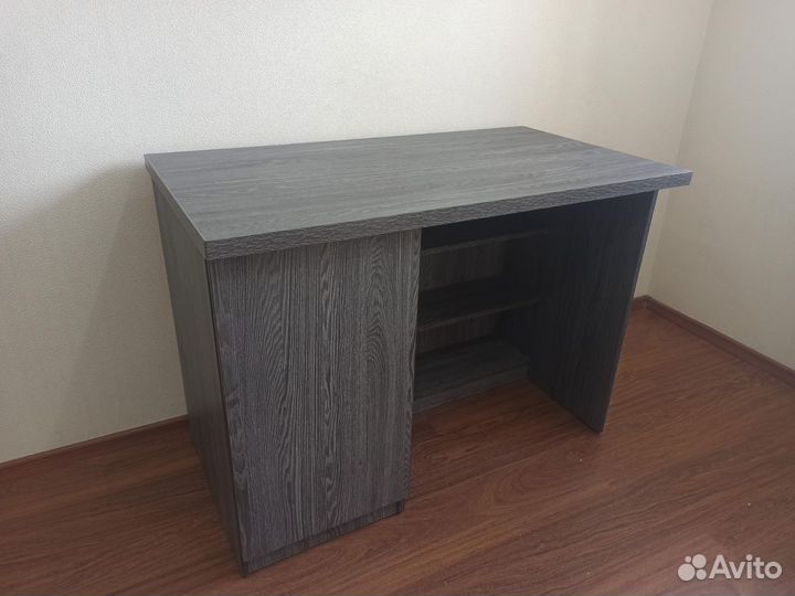 Письменный стол