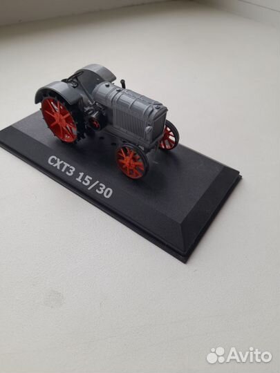 Модель трактора