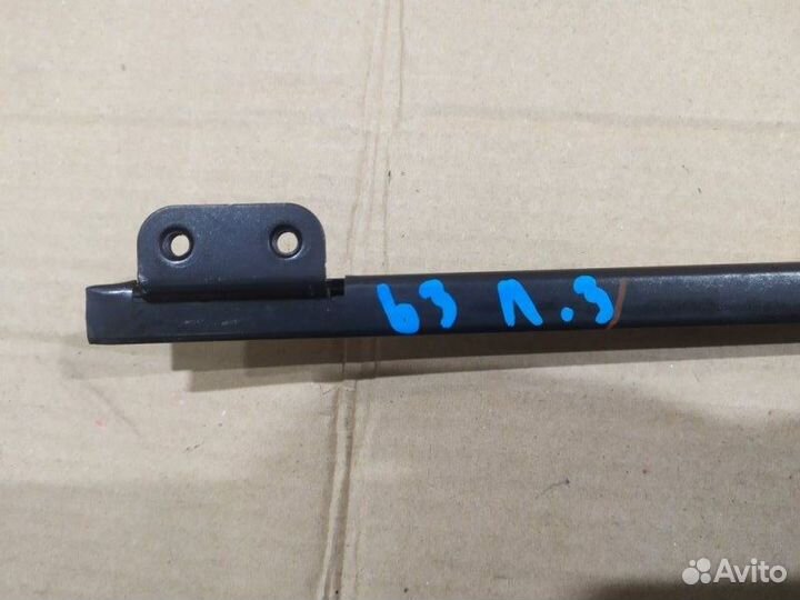 Направляющая стекла задняя левая Toyota Land