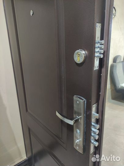 Дверь входная металлическая, 2шт