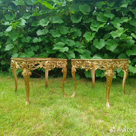 Старинный бронзовый столик, Франция