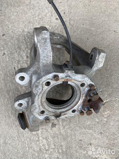 Кулак поворотный задний Bmw X5 E70