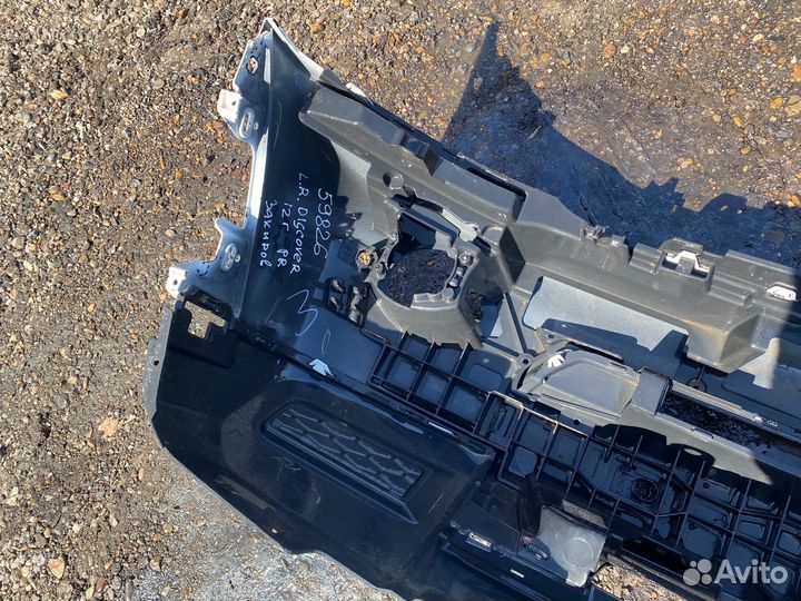 Бампер передний Land Rover Discovery 2012г