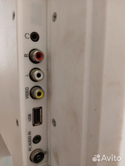 Телевизор ввк белый 24 дюйма (60 см) бу