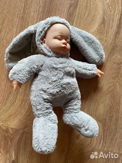 Кукла в костюме зайца